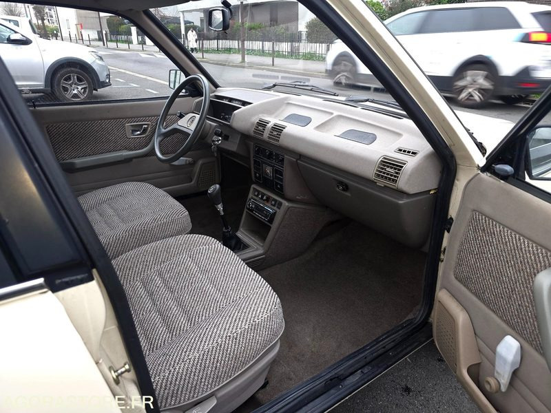 PEUGEOT 305 1.5 GR - 1984 - 124000 KM - Mobil: gambar 2 PEUGEOT 305 1.5 GR - 1984 - 124000 KM - Mobil: gambar 2