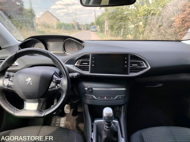 PEUGEOT 308 SW 1.2i PURETECH - 2019 - 68 590 KM - Mobil: gambar 5 PEUGEOT 308 SW 1.2i PURETECH - 2019 - 68 590 KM - Mobil: gambar 5