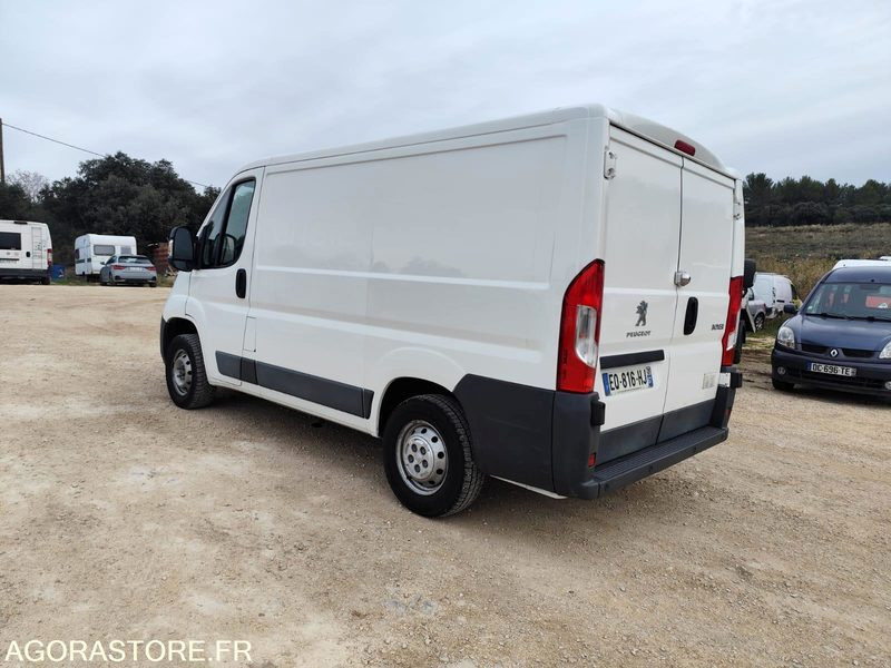 PEUGEOT BOXER L1H1 2.0 BlueHDi 110CH - 2017 - 239000KMS - Van kecil: gambar 3 PEUGEOT BOXER L1H1 2.0 BlueHDi 110CH - 2017 - 239000KMS - Van kecil: gambar 3