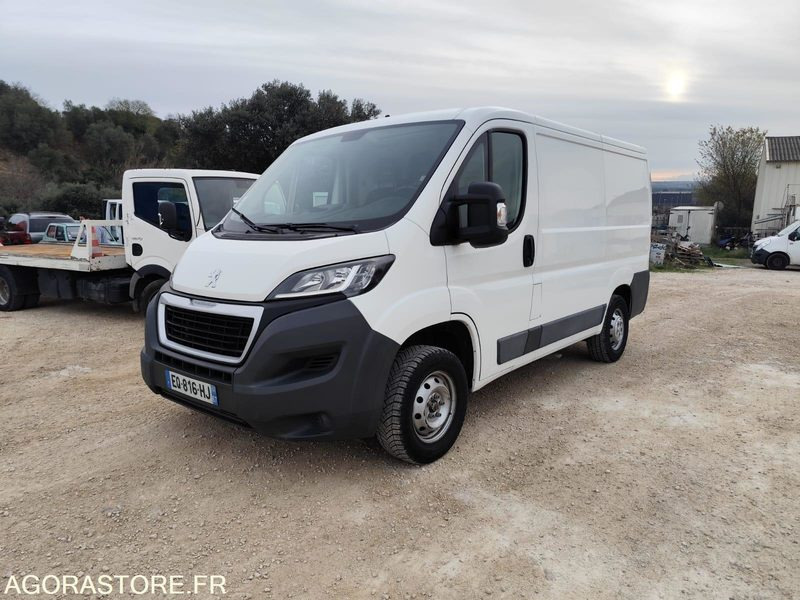 PEUGEOT BOXER L1H1 2.0 BlueHDi 110CH - 2017 - 239000KMS - Van kecil: gambar 4 PEUGEOT BOXER L1H1 2.0 BlueHDi 110CH - 2017 - 239000KMS - Van kecil: gambar 4