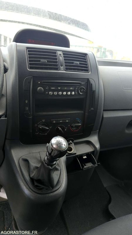 PEUGEOT EXPERT 174476kms - 2016 - Van panel: gambar 5 PEUGEOT EXPERT 174476kms - 2016 - Van panel: gambar 5