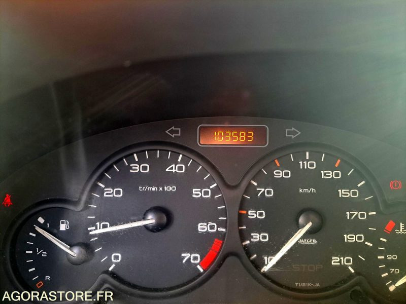PEUGEOT PARTNER 103583kms 2004 - Van kecil: gambar 2 PEUGEOT PARTNER 103583kms 2004 - Van kecil: gambar 2