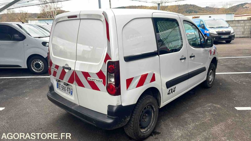 PEUGEOT PARTNER DANGEL - 2016 - 194550KM - EE566FD - Van kecil: gambar 3 PEUGEOT PARTNER DANGEL - 2016 - 194550KM - EE566FD - Van kecil: gambar 3