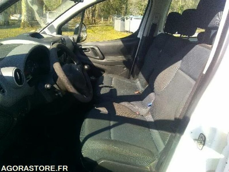 PEUGEOT Partner - 218886km - 2010 - Van kecil: gambar 3 PEUGEOT Partner - 218886km - 2010 - Van kecil: gambar 3