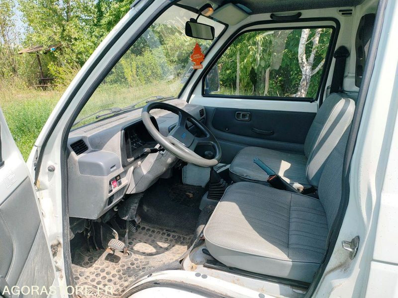 PIAGGIO PORTER - Van jungkit: gambar 5 PIAGGIO PORTER - Van jungkit: gambar 5
