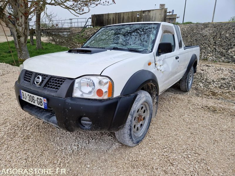 PICK UP NISSAN PNP 400 - BJ306GB - 2011 / 181 046 KM - Mobil: gambar 1 PICK UP NISSAN PNP 400 - BJ306GB - 2011 / 181 046 KM - Mobil: gambar 1
