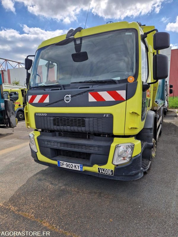 PORTEUR BOM 26T VOLVO GEESINK - 2014 - 154700kms - Truk sampah: gambar 1 PORTEUR BOM 26T VOLVO GEESINK - 2014 - 154700kms - Truk sampah: gambar 1