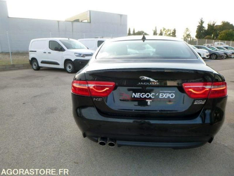 PRIX TTC 0% TVA - JAGUAR XE 2.0 180CV R SPORT AWD - 2016 - 160 000km - Mobil: gambar 4 PRIX TTC 0% TVA - JAGUAR XE 2.0 180CV R SPORT AWD - 2016 - 160 000km - Mobil: gambar 4