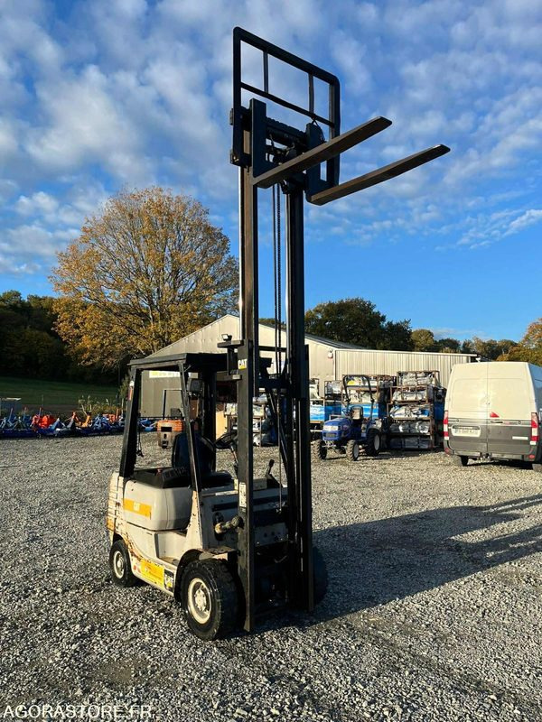 Caterpillar chariot élévateur diesel - Peralatan untuk menangani material: gambar 3 Caterpillar chariot élévateur diesel - Peralatan untuk menangani material: gambar 3