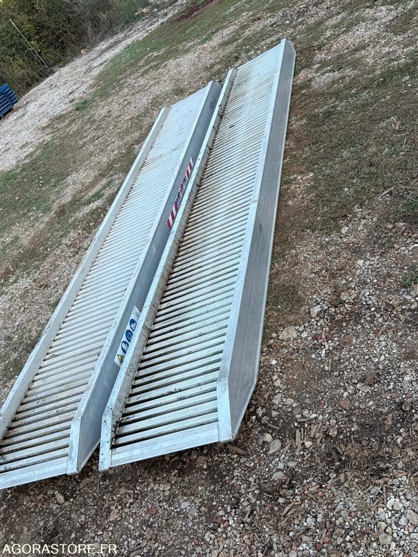 RAMPES DE CHARGEMENT 8,5 T - Peralatan untuk menangani material: gambar 2 RAMPES DE CHARGEMENT 8,5 T - Peralatan untuk menangani material: gambar 2