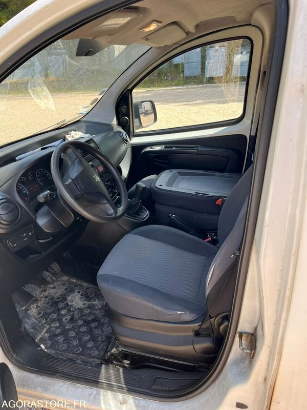 Peugeot Bipper 128000 kms - 2011 - Van kecil: gambar 5 Peugeot Bipper 128000 kms - 2011 - Van kecil: gambar 5