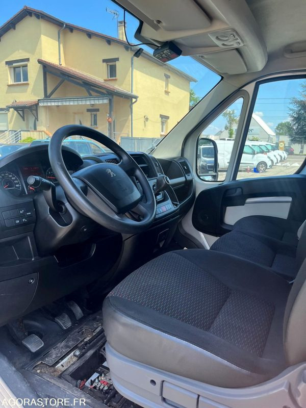 Van berpendingin Peugeot Boxer L1H2 330 L1H1 2L Bluehdi - 2017 - 139 950km: gambar 9