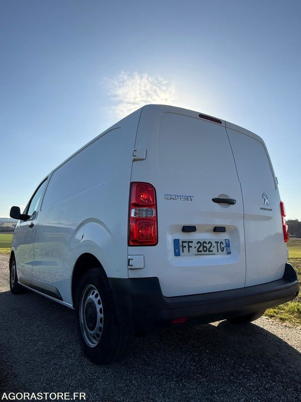 Peugeot Expert 2L HDI 122CH 1ER MAIN 179.000KM SUPER ÉTAT - Van kecil: gambar 4 Peugeot Expert 2L HDI 122CH 1ER MAIN 179.000KM SUPER ÉTAT - Van kecil: gambar 4