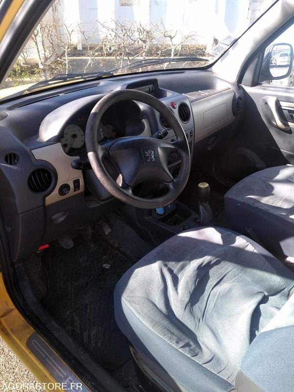 Peugeot PARTNER GNV 155130 kms 2007 - Mobil: gambar 3 Peugeot PARTNER GNV 155130 kms 2007 - Mobil: gambar 3