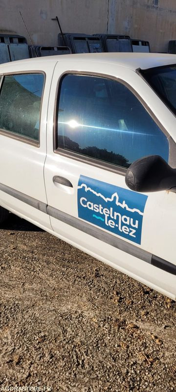 RENAULT CLIO - 2010 - Mobil: gambar 3 RENAULT CLIO - 2010 - Mobil: gambar 3