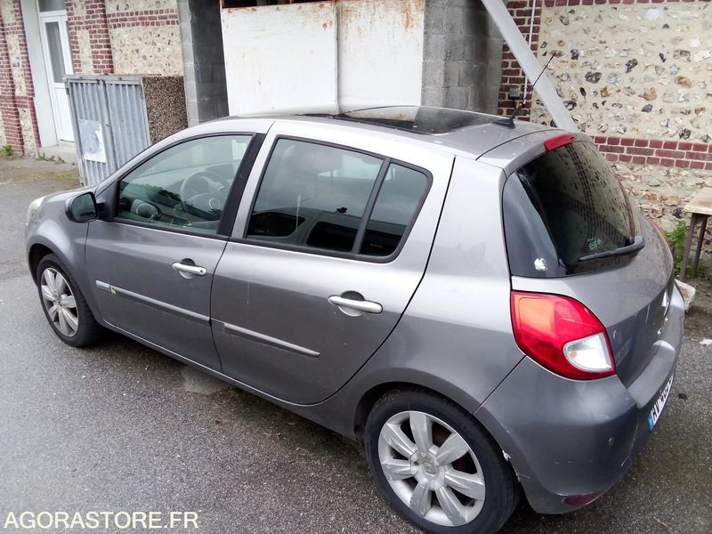 RENAULT CLIO 2010 - Mobil: gambar 3 RENAULT CLIO 2010 - Mobil: gambar 3