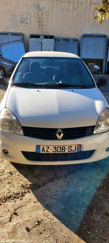 RENAULT CLIO - 2010 - Mobil: gambar 1 RENAULT CLIO - 2010 - Mobil: gambar 1