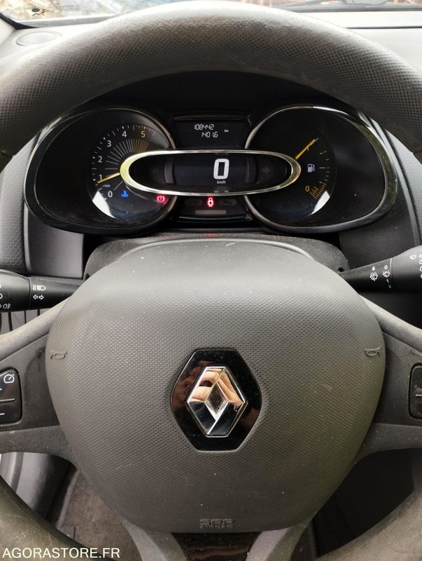 RENAULT CLIO 4 - Mobil: gambar 2 RENAULT CLIO 4 - Mobil: gambar 2