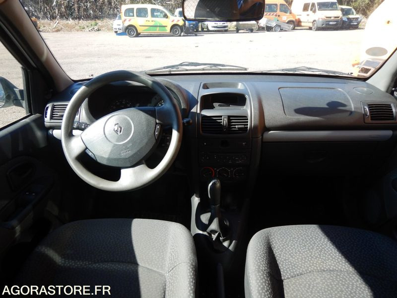 Mobil RENAULT CLIO Diesel: gambar 6
