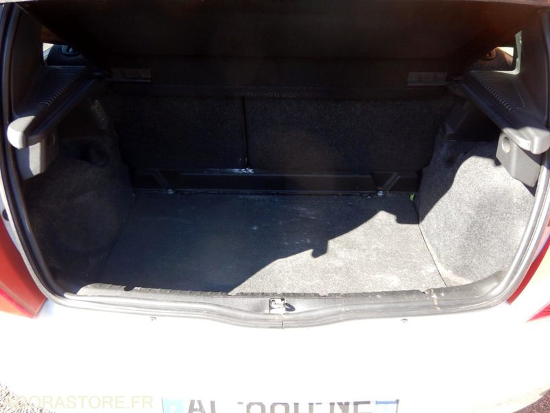 RENAULT CLIO Diesel - Mobil: gambar 4 RENAULT CLIO Diesel - Mobil: gambar 4