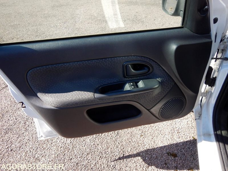 Mobil RENAULT CLIO Diesel: gambar 8