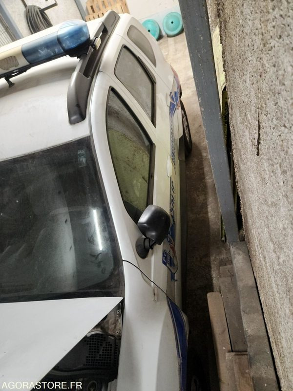 RENAULT DUSTER - Mobil SUV: gambar 1 RENAULT DUSTER - Mobil SUV: gambar 1