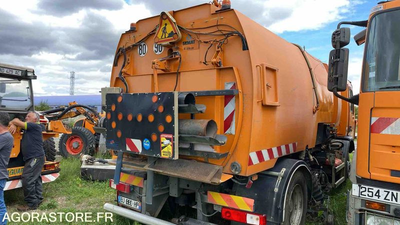 RENAULT DXI 310 - Penyapu jalan: gambar 2 RENAULT DXI 310 - Penyapu jalan: gambar 2