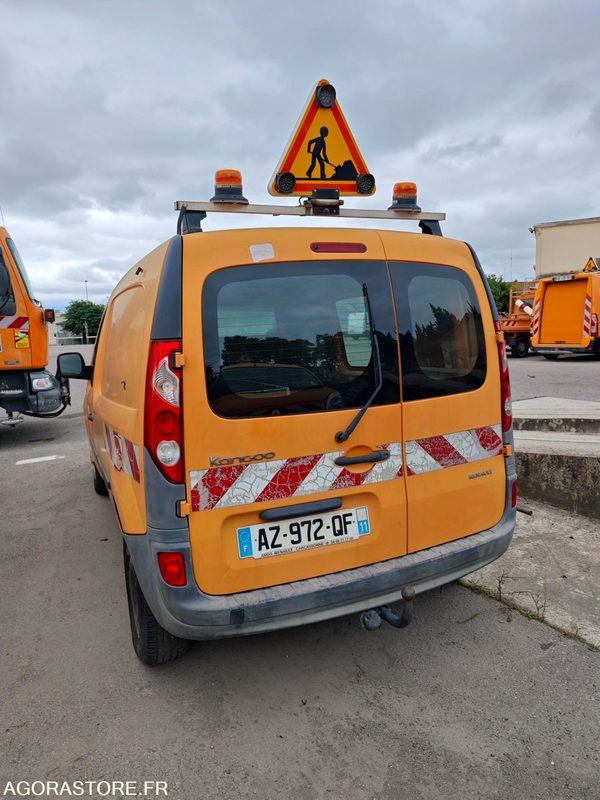 RENAULT KANGOO 1.5Dci - AZ-972-QF moteur tournant / véhicule roulant - Van kecil: gambar 4 RENAULT KANGOO 1.5Dci - AZ-972-QF moteur tournant / véhicule roulant - Van kecil: gambar 4