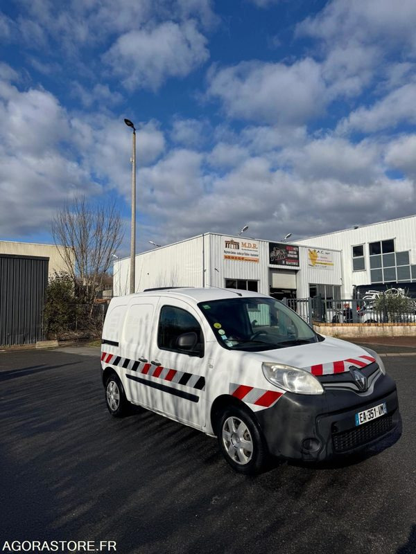 RENAULT KANGOO - 2016 - 300 000 KM - Van kecil: gambar 2 RENAULT KANGOO - 2016 - 300 000 KM - Van kecil: gambar 2