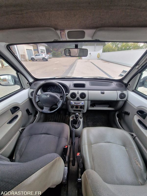 Van kecil RENAULT KANGOO - LOT N°2: gambar 8 Van kecil RENAULT KANGOO - LOT N°2: gambar 8