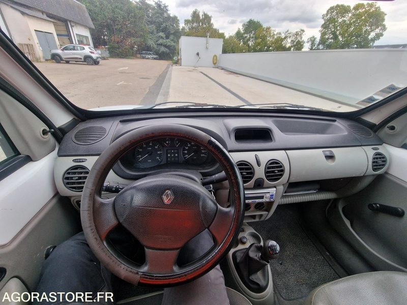 Van kecil RENAULT KANGOO - LOT N°2: gambar 12 Van kecil RENAULT KANGOO - LOT N°2: gambar 12