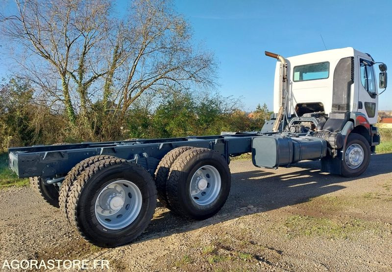 RENAULT KERAX 370-26 / 2004 / 715710 Km avec peinture neuve - Truk sasis: gambar 3 RENAULT KERAX 370-26 / 2004 / 715710 Km avec peinture neuve - Truk sasis: gambar 3