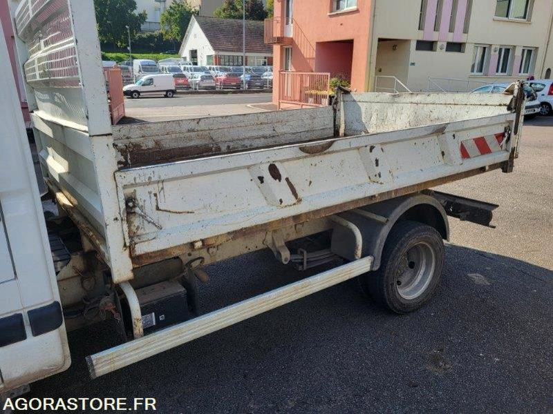 RENAULT MASCOTT BENNNE BASCULANTE (sans contrôle technique) - Van jungkit: gambar 3 RENAULT MASCOTT BENNNE BASCULANTE (sans contrôle technique) - Van jungkit: gambar 3