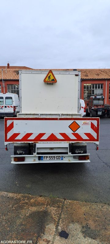 RENAULT MASCOTT PLATEAU ET CELLULE ATELIER - 213216km - 2001 - Van jungkit: gambar 4 RENAULT MASCOTT PLATEAU ET CELLULE ATELIER - 213216km - 2001 - Van jungkit: gambar 4