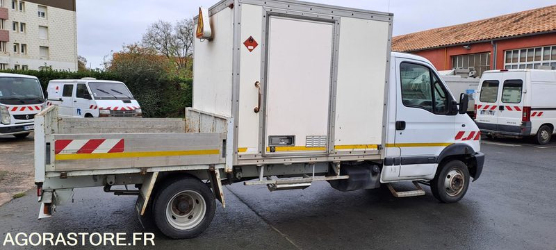 RENAULT MASCOTT PLATEAU ET CELLULE ATELIER - 213216km - 2001 - Van jungkit: gambar 3 RENAULT MASCOTT PLATEAU ET CELLULE ATELIER - 213216km - 2001 - Van jungkit: gambar 3