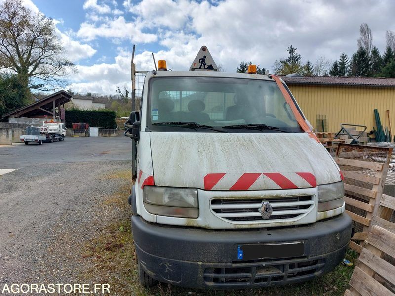 RENAULT MASCOTT pour pièces. Ne circule pas. - Van jungkit: gambar 1 RENAULT MASCOTT pour pièces. Ne circule pas. - Van jungkit: gambar 1