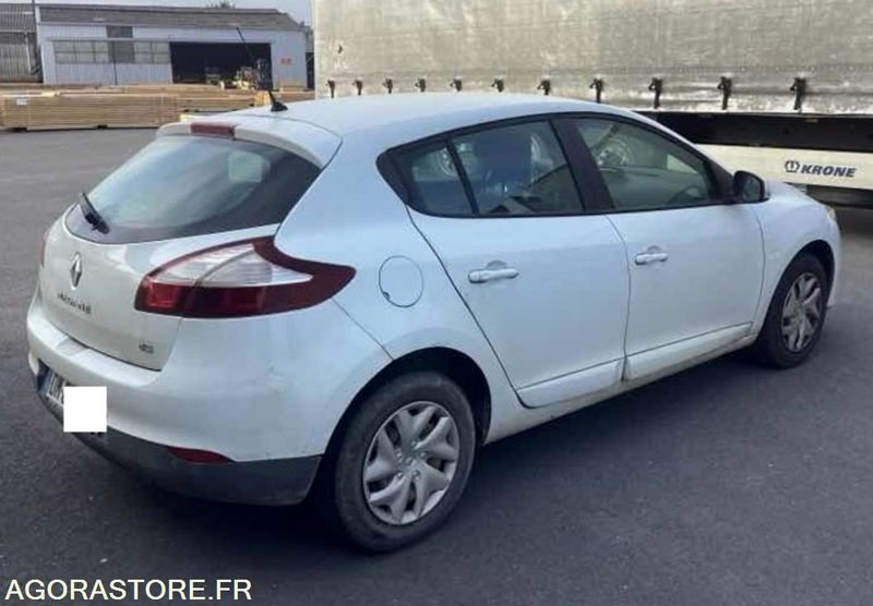 RENAULT MEGANE IV - 2014 / 302000 km - Mobil: gambar 4 RENAULT MEGANE IV - 2014 / 302000 km - Mobil: gambar 4