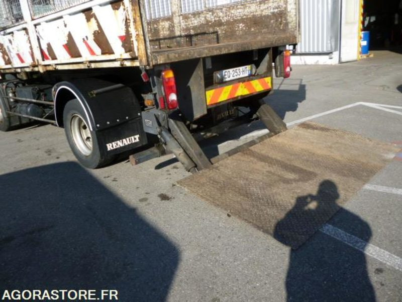 RENAULT MIDLUM 220 DCI BENNE HAYON 174900kms 2003 - Truk jungkit: gambar 4 RENAULT MIDLUM 220 DCI BENNE HAYON 174900kms 2003 - Truk jungkit: gambar 4
