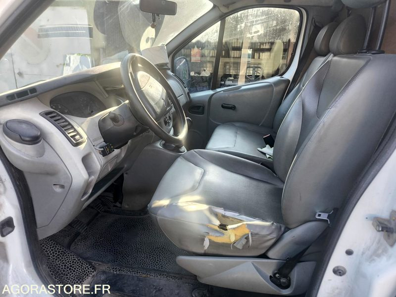 RENAULT TRAFIC 2008 133879kms - Van panel: gambar 5 RENAULT TRAFIC 2008 133879kms - Van panel: gambar 5