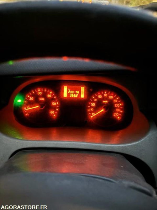 RENAULT TRAFIC - Van panel: gambar 1 RENAULT TRAFIC - Van panel: gambar 1