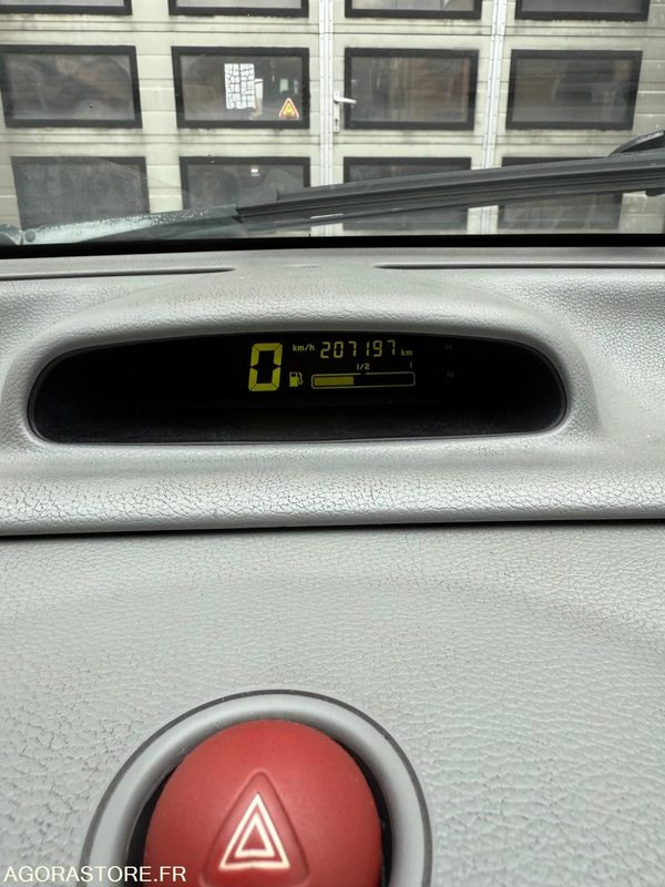 RENAULT TWINGO GPL / ESSENCE - Mobil: gambar 3 RENAULT TWINGO GPL / ESSENCE - Mobil: gambar 3