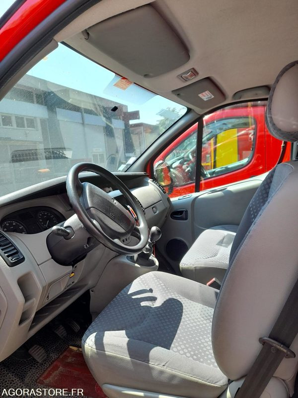 RENAULT Trafic II Fourgon Phase 2 L2H2 1200kg 2.0 dCi 16V 115 cv (MECA 562) - Van panel: gambar 4 RENAULT Trafic II Fourgon Phase 2 L2H2 1200kg 2.0 dCi 16V 115 cv (MECA 562) - Van panel: gambar 4