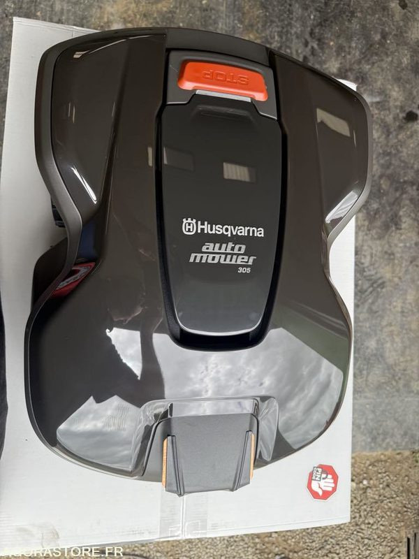 ROBOT de tonte NEUF 305 Husqvarna Unitaire - Mesin pemotong rumput: gambar 1 ROBOT de tonte NEUF 305 Husqvarna Unitaire - Mesin pemotong rumput: gambar 1