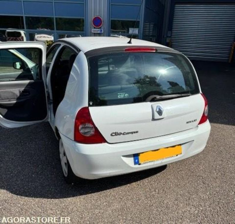 Renault CLIO 2 - Mobil: gambar 4 Renault CLIO 2 - Mobil: gambar 4