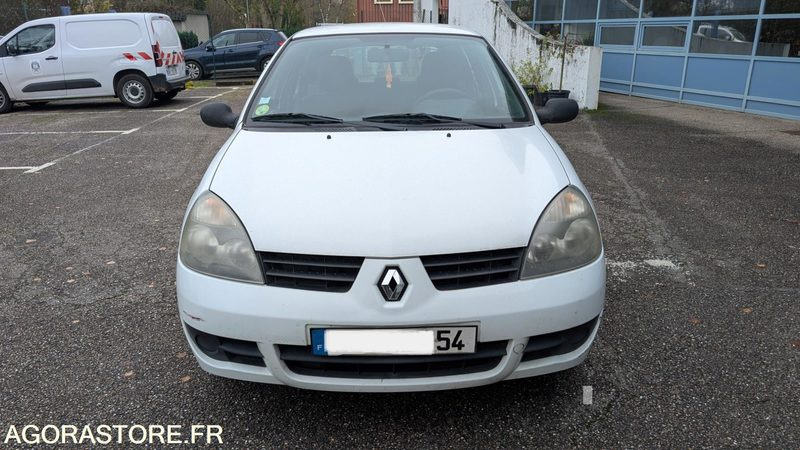 Renault CLIO 2 - Mobil: gambar 1 Renault CLIO 2 - Mobil: gambar 1