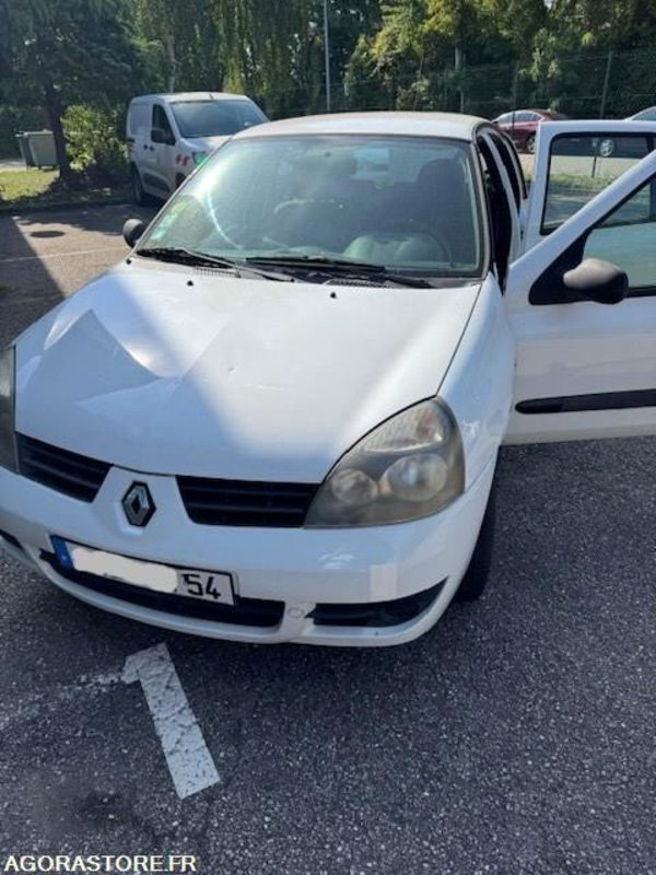 Renault CLIO 2 - Mobil: gambar 1 Renault CLIO 2 - Mobil: gambar 1