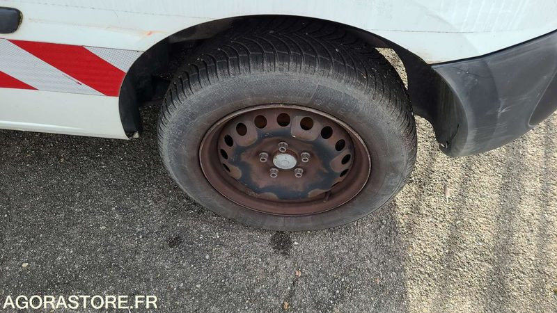 Renault Kangoo - 2011 - 130342kms - BF372BJ - Van kecil: gambar 5 Renault Kangoo - 2011 - 130342kms - BF372BJ - Van kecil: gambar 5