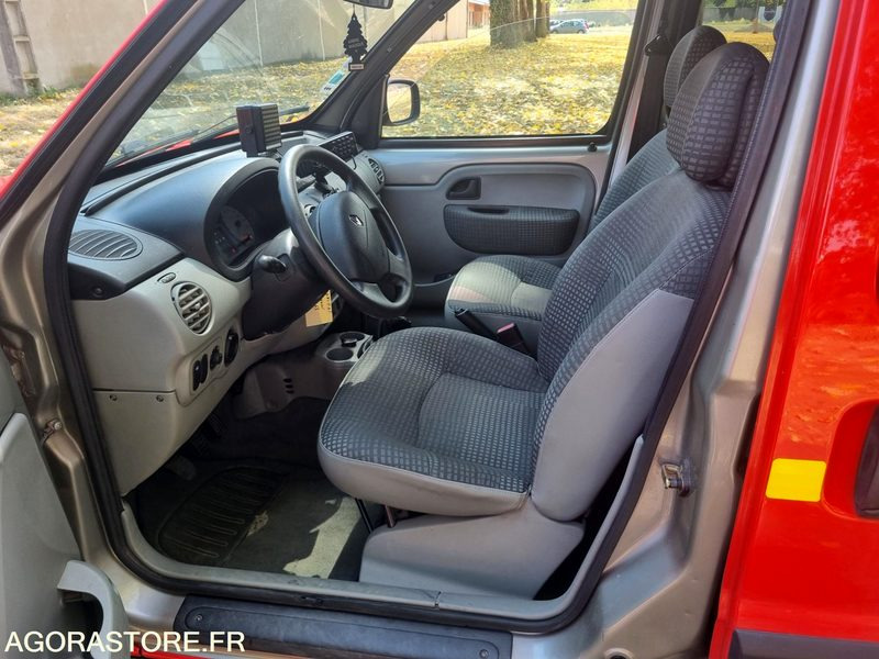 Renault Kangoo 4x4 - 9031 YE 63 - 2006 - Van kecil: gambar 5 Renault Kangoo 4x4 - 9031 YE 63 - 2006 - Van kecil: gambar 5