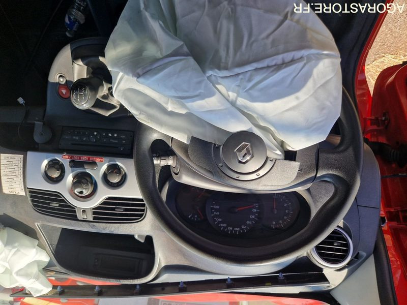 Mobil Renault Kangoo - CG679VM: gambar 9