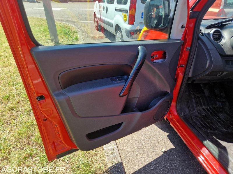 Renault Kangoo - CG679VM - Mobil: gambar 5 Renault Kangoo - CG679VM - Mobil: gambar 5